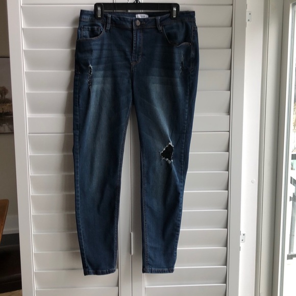 Kensie Skinny Ankle Jeans - Picture 3 of 5